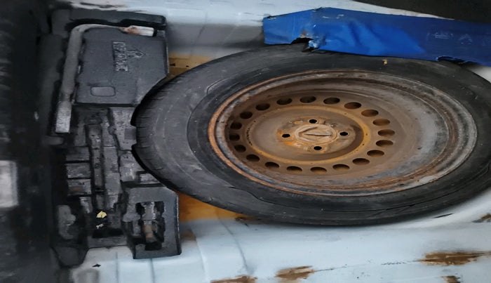 2014 Honda Amaze 1.2L I-VTEC E, Petrol, Manual, 57,535 km, tyre