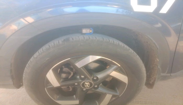 2019 Hyundai VENUE SX(O) 1.4 CRDI, Diesel, Manual, 1,02,085 km, tyre