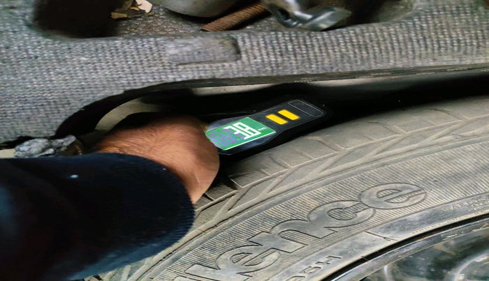 2011 Honda Accord 2.4L I-VTEC MT, Petrol, Manual, 1,14,064 km, tyre