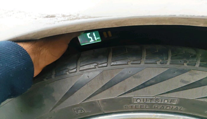 2011 Honda Accord 2.4L I-VTEC MT, Petrol, Manual, 1,14,064 km, tyre