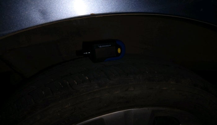 2015 Maruti Wagon R 1.0 VXI, Petrol, Manual, 1,06,814 km, tyre