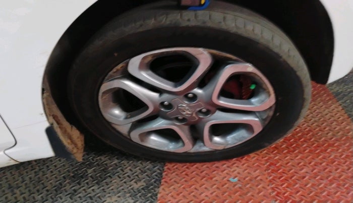 2018 Hyundai Elite i20 ASTA 1.2 (O), Petrol, Manual, 64,919 km, tyre