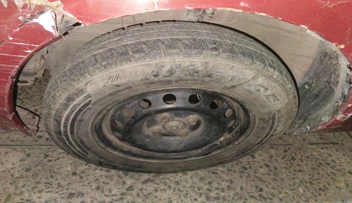 2012 Maruti Swift VXI, Petrol, Manual, 98,801 km, tyre