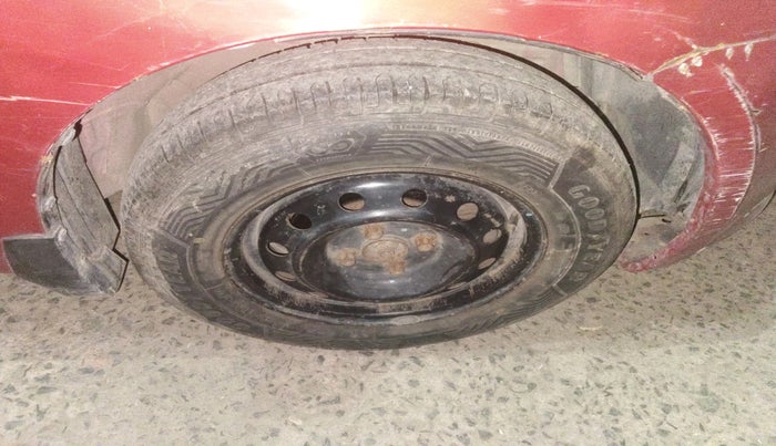 2012 Maruti Swift VXI, Petrol, Manual, 98,801 km, tyre