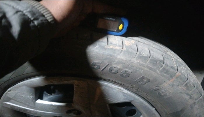 2022 Hyundai VENUE S 1.2, Petrol, Manual, 55,000 km, tyre