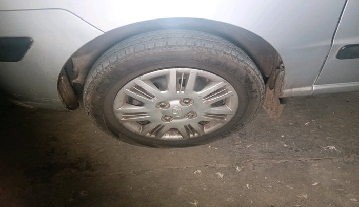 2010 Hyundai Santro Xing GLS, Petrol, Manual, 98,548 km, tyre