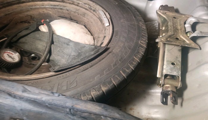 2010 Hyundai Santro Xing GLS, Petrol, Manual, 98,548 km, tyre