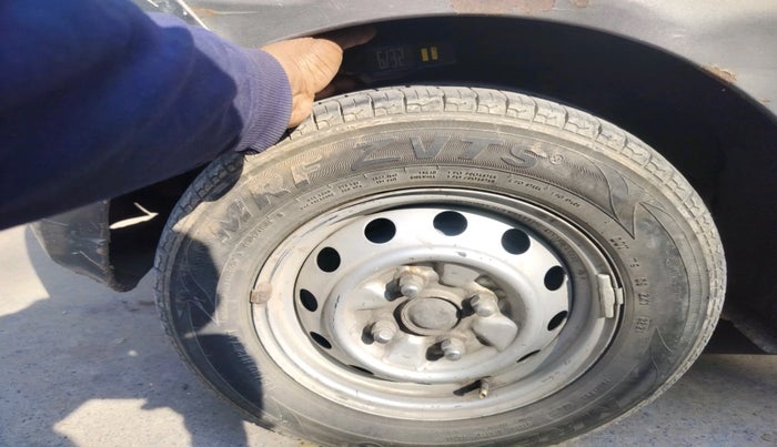 2012 Hyundai Eon ERA +, Petrol, Manual, 1,48,939 km, tyre