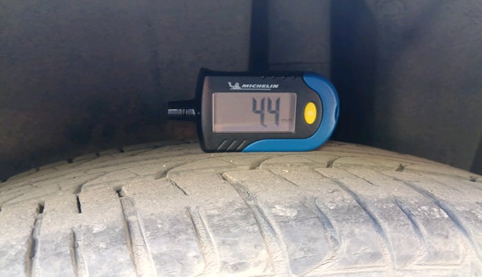 2017 Maruti Ciaz ALPHA 1.4 PETROL, Petrol, Manual, 79,503 km, tyre