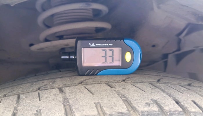 2017 Maruti Ciaz ALPHA 1.4 PETROL, Petrol, Manual, 79,503 km, tyre