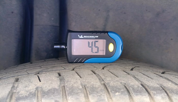 2017 Maruti Ciaz ALPHA 1.4 PETROL, Petrol, Manual, 79,503 km, tyre