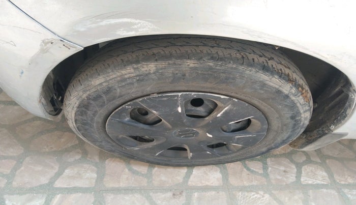 2011 Maruti Ritz VXI, Petrol, Manual, 1,17,181 km, tyre
