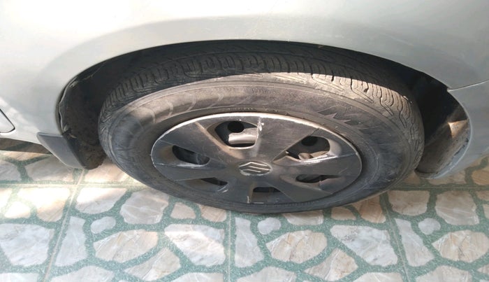 2011 Maruti Ritz VXI, Petrol, Manual, 1,17,181 km, tyre