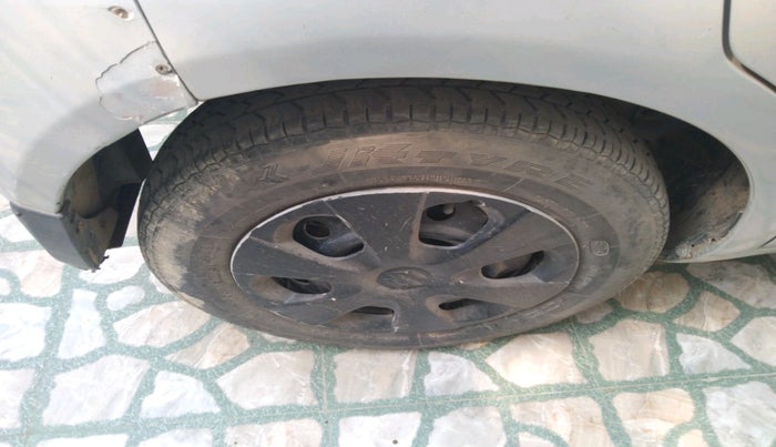 2011 Maruti Ritz VXI, Petrol, Manual, 1,17,181 km, tyre