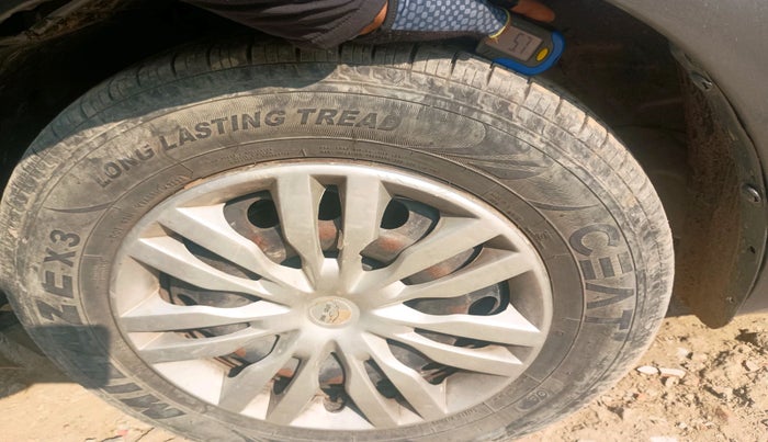 2015 Maruti Swift Dzire VDI, Diesel, Manual, 1,20,807 km, tyre