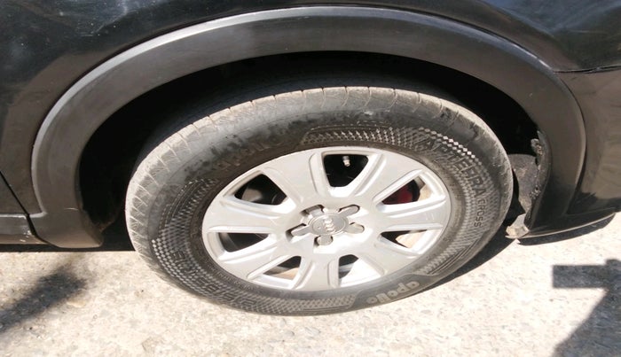 2013 Audi Q3 2.0 QUATTRO TDI AT, Diesel, Automatic, 1,42,748 km, tyre