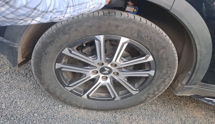 2023 Mahindra XUV700 AX 7 LUXURY D AT 7 STR, Diesel, Automatic, 69,809 km, tyre