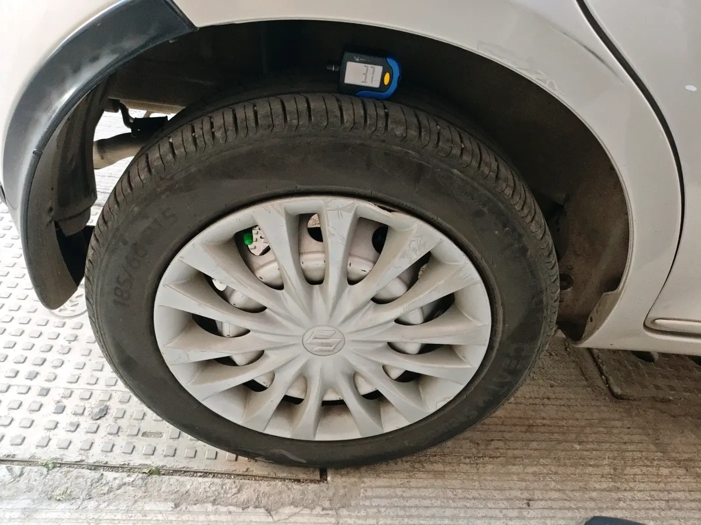 2017 Maruti IGNIS SIGMA 1.2, Petrol, Manual, 44,935 km, tyre