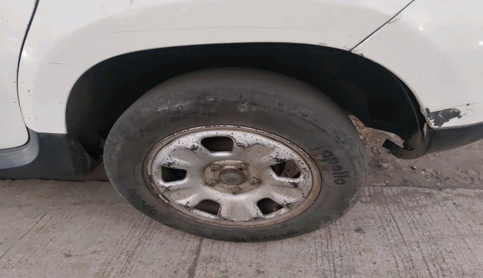 2013 Renault Duster 85 PS RXL DIESEL, Diesel, Manual, 1,40,922 km, tyre