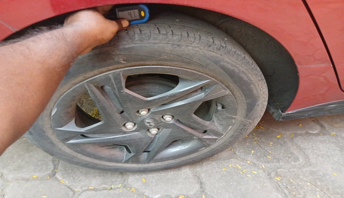 2020 Hyundai NEW I20 SPORTZ 1.2 MT, Petrol, Manual, 31,005 km, tyre