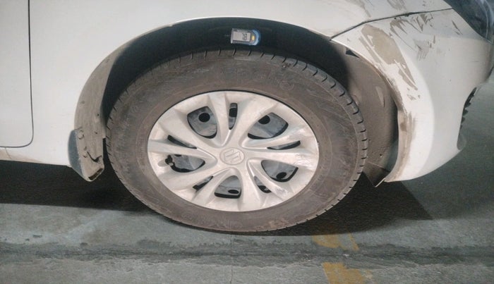 2021 Maruti Swift VXI, Petrol, Manual, 74,731 km, tyre