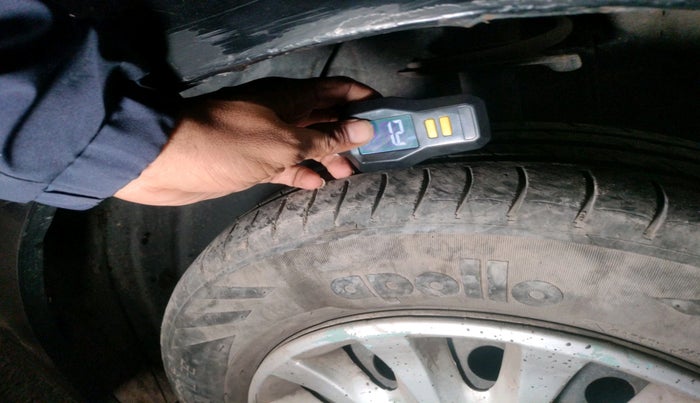 2011 Toyota Etios G, Petrol, Manual, 1,06,947 km, tyre