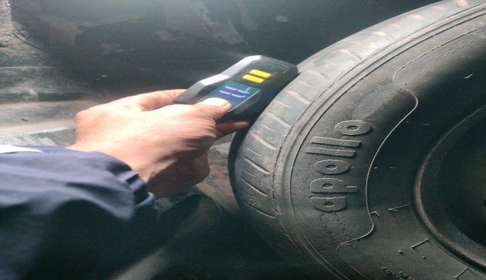 2011 Toyota Etios G, Petrol, Manual, 1,06,947 km, tyre