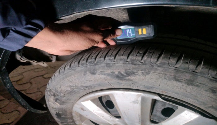 2011 Toyota Etios G, Petrol, Manual, 1,06,947 km, tyre