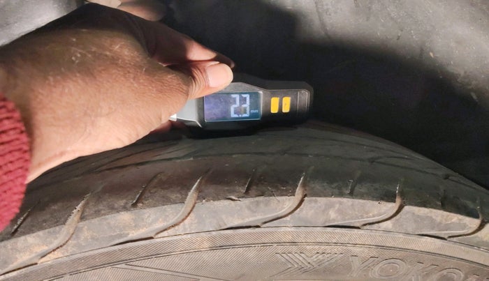 2014 Volkswagen Vento HIGHLINE DIESEL 1.6, Diesel, Manual, 80,000 km, tyre