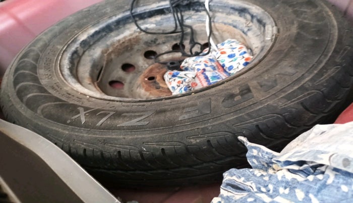 2013 Hyundai i10 MAGNA 1.2, Petrol, Manual, 12,119 km, tyre