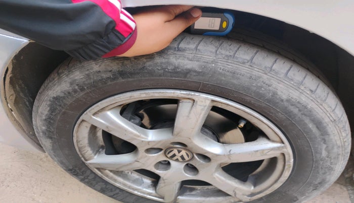 2013 Volkswagen Vento HIGHLINE PETROL AT, Petrol, Automatic, 89,487 km, tyre