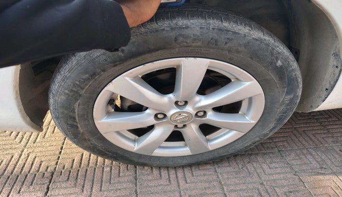 2012 Nissan Sunny XV DIESEL, Diesel, Manual, 61,232 km, tyre