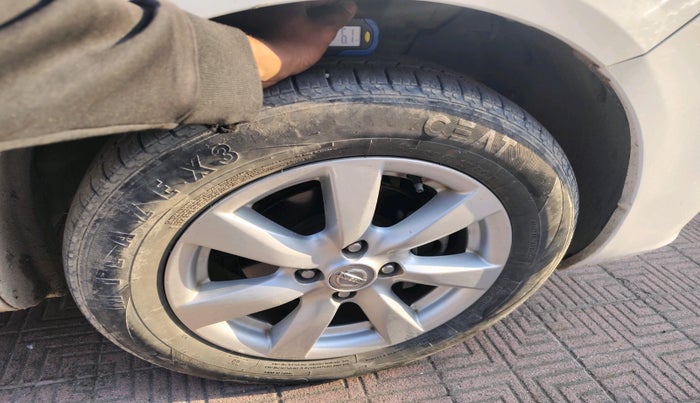 2012 Nissan Sunny XV DIESEL, Diesel, Manual, 61,232 km, tyre