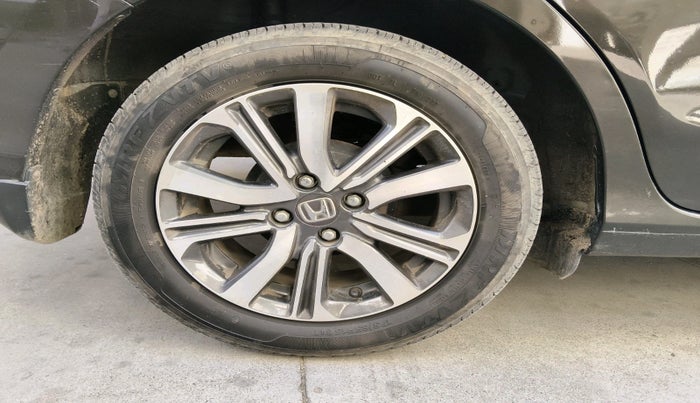 2023 Honda Amaze 1.2L I-VTEC VX, Petrol, Manual, 26,339 km, tyre