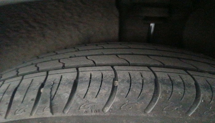 2018 Hyundai Creta SX AT 1.6 DIESEL, Diesel, Automatic, 1,07,709 km, tyre