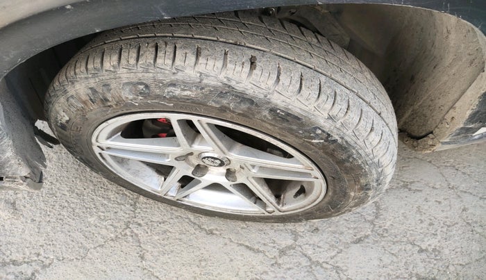 2017 Maruti Vitara Brezza LDI (O), Diesel, Manual, 1,01,796 km, tyre