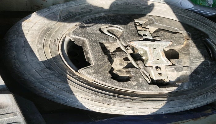 2017 Maruti Vitara Brezza LDI (O), Diesel, Manual, 1,01,796 km, tyre