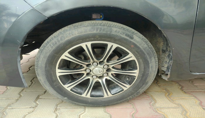 2015 Toyota Corolla Altis G CVT PETROL, Petrol, Automatic, 74,589 km, tyre