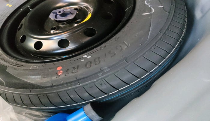 2025 Maruti Dzire ZXi, Petrol, Manual, 4,862 km, tyre