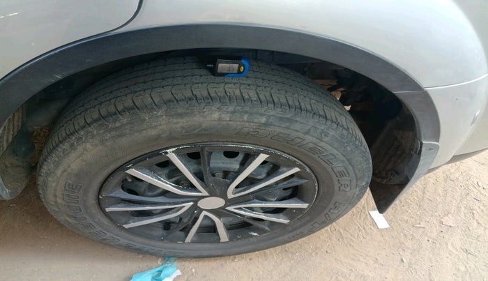 2016 Mahindra XUV500 W6, Diesel, Manual, 94,972 km, tyre