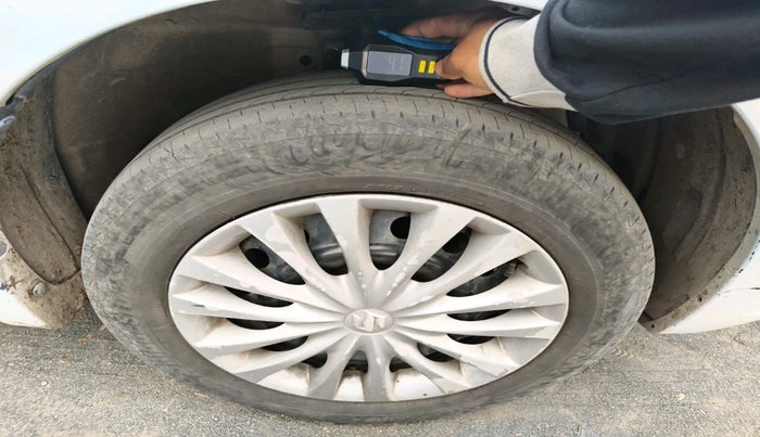 2016 Maruti Ciaz VXI+, Petrol, Manual, 1,43,380 km, tyre