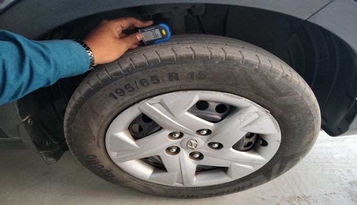 2021 Hyundai VENUE S 1.2, Petrol, Manual, 42,316 km, tyre