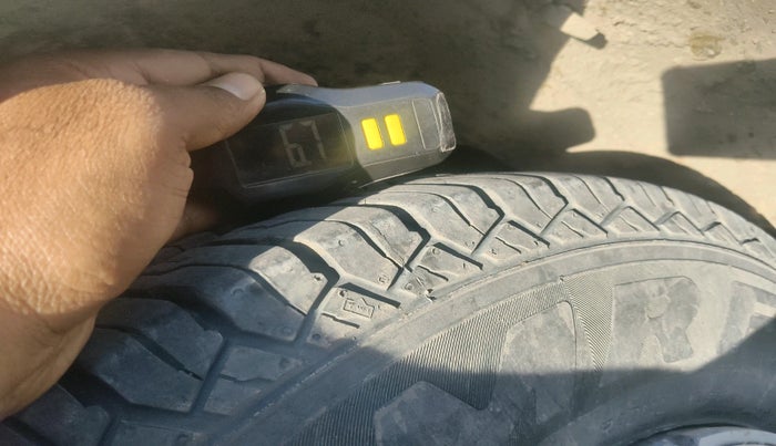 2015 Mahindra TUV300 T6 PLUS, Diesel, Manual, 1,57,517 km, tyre