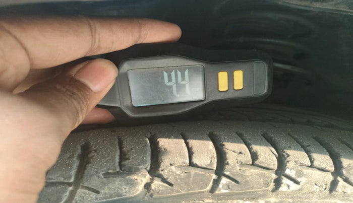 2016 Maruti Ciaz VXI, Petrol, Manual, 77,591 km, tyre