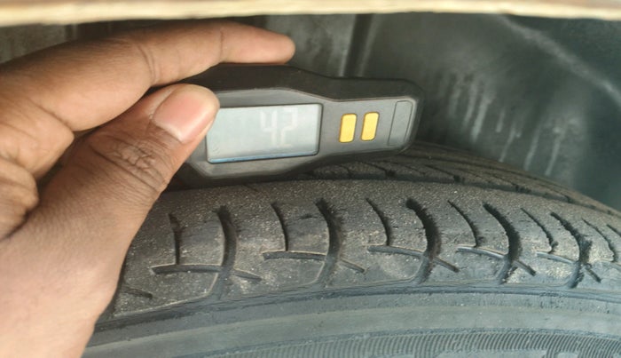 2016 Maruti Ciaz VXI, Petrol, Manual, 77,591 km, tyre