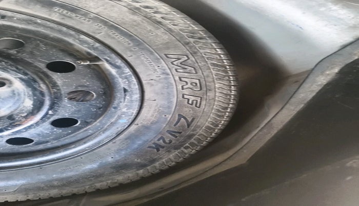 2014 Maruti Swift ZDI, Diesel, Manual, 1,02,153 km, tyre