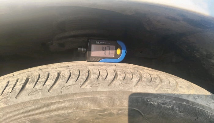 2014 Maruti Swift ZDI, Diesel, Manual, 1,02,153 km, tyre