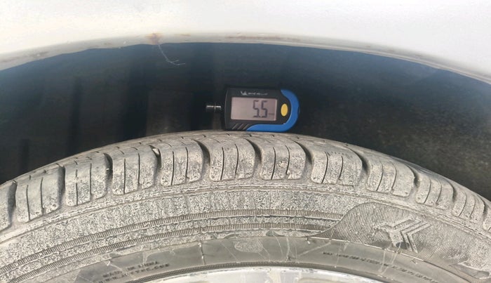 2014 Maruti Swift ZDI, Diesel, Manual, 1,02,153 km, tyre