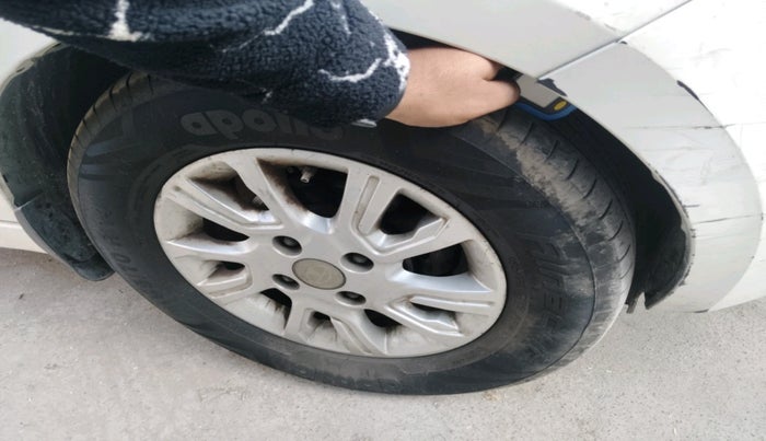 2017 Tata Tiago XZ PETROL, Petrol, Manual, 1,05,887 km, tyre