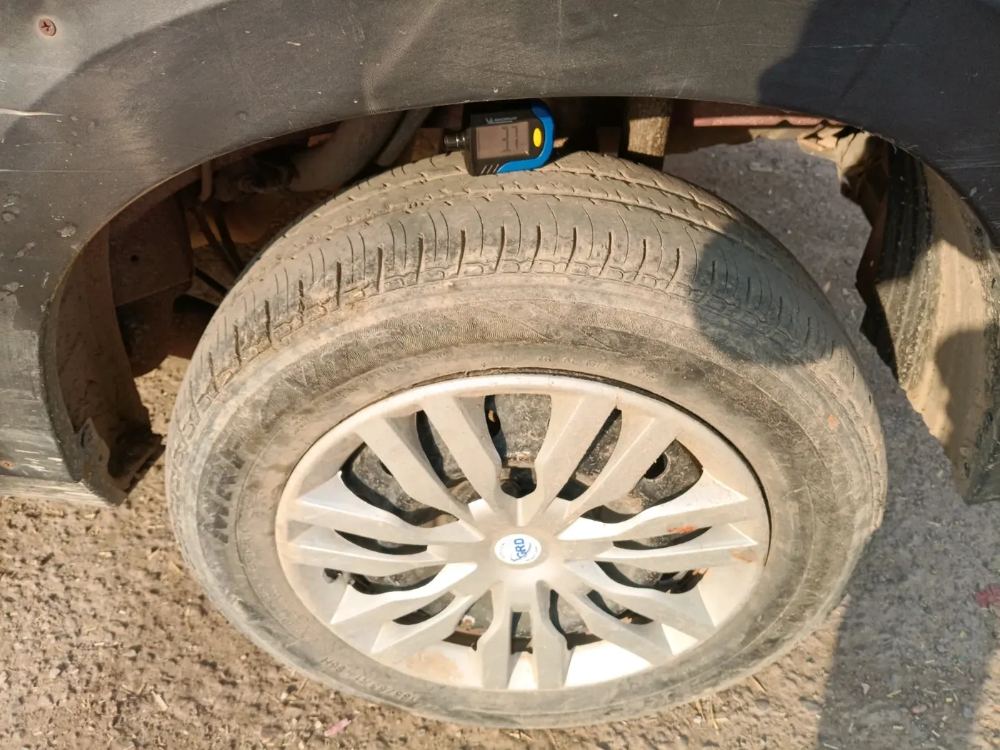2018 Mahindra KUV 100 NXT K2 P 6 STR, Petrol, Manual, 38,098 km, tyre
